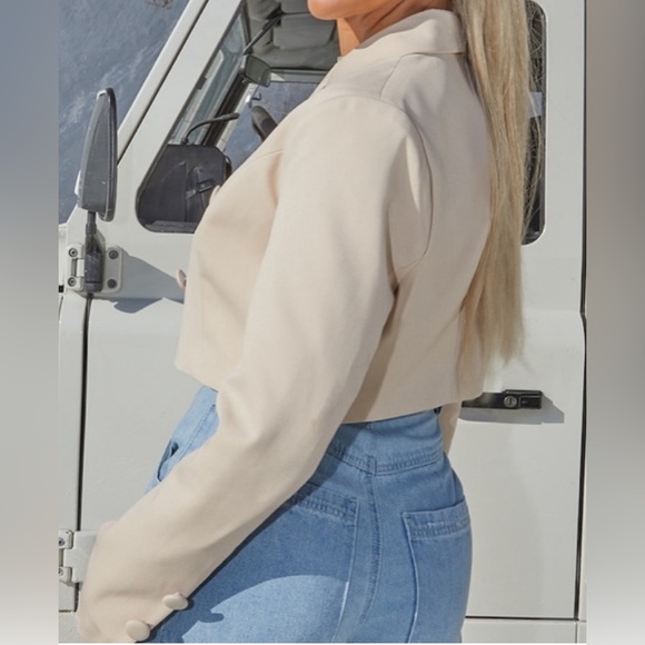 PRETTYLITTLETHING Cropped Double Button Blazer USA Size 8 NWT - Picture 2 of 5